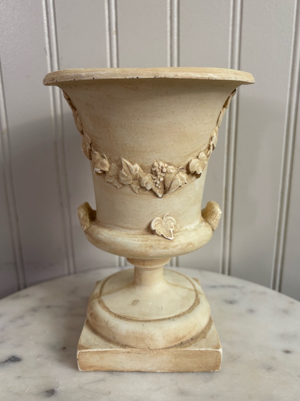 Hen Feathers Small Fiberstone Urn Vase/Planter Classical Collectible Traditional
